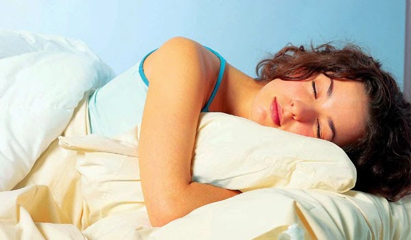 Το ήξερες ότι ο τρόπος που κοιμάσαι σε γερνάει;