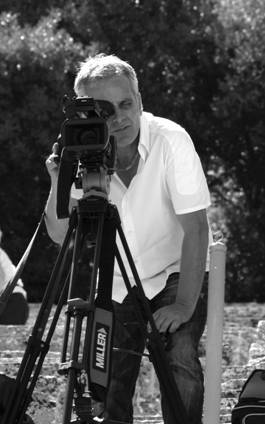 Στα ιερά μονοπάτια… του σκηνοθέτη, Γιάννη Λάμπρου 