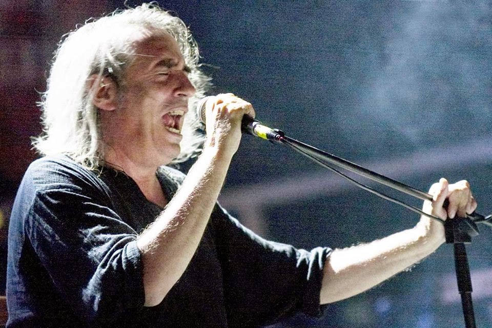 Γιάννης Αγγελάκας, ο βραχνός προφήτης… (video)