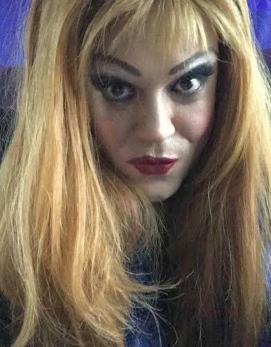 Έλληνας ηθοποιός αγνώριστος ως... γυναίκα!!! (foto)