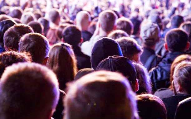 Μην αφήνετε τον όχλο να σας ισοπεδώνει…