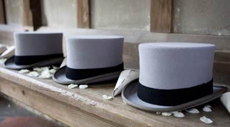 Η «ευπρεπή περιβολή» των αστυνομικών… με την υπογραφή της Ζωής!!! (foto)