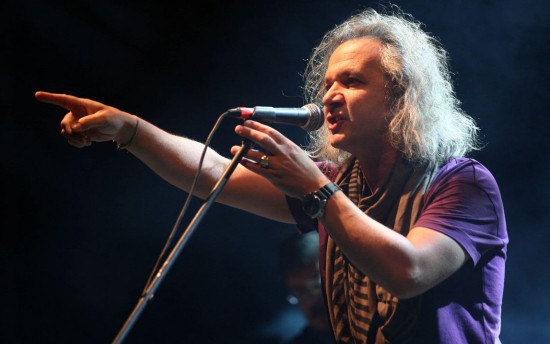 Ο Χρήστος Θηβαίος στη Βουλή & εμείς εργάτες στη Χαλυβουργική!!!