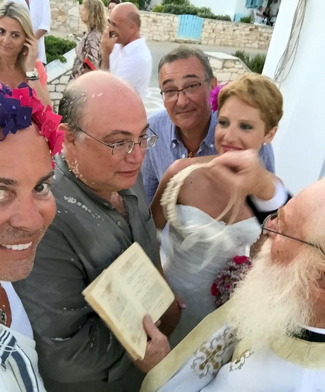 Κουμπάρος… υπερπαραγωγή ο Λάκης Γαβαλάς!!! Ο ορισμός της λατέρνας … (foto)