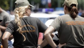 Αγιασμός αυτοκινήτων… που σε σώζει από κλήσεις!!! (foto)