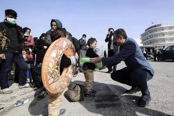 Η απόλυτη ξευτίλα από το μεσσία της κάλπης… Σταύρο Θεοδωράκη!!!