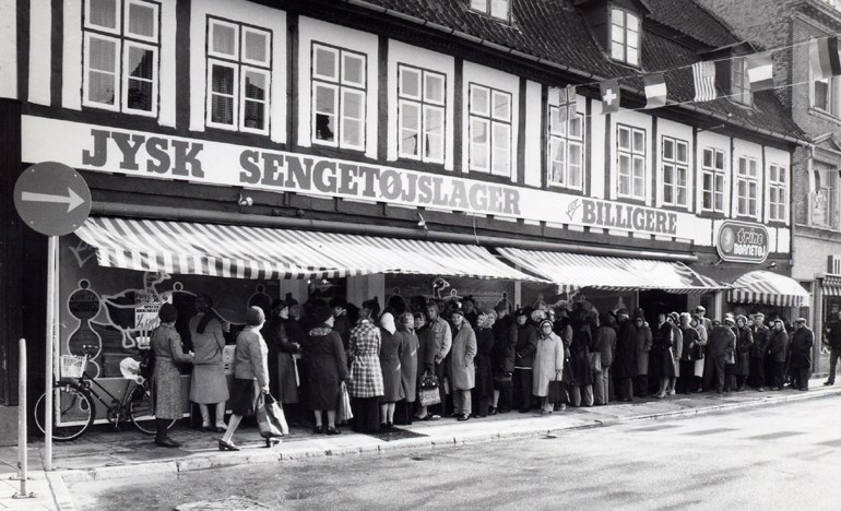 Διεθνής αλυσίδα καταστημάτων ανοίγει στην Ελλάδα… (foto)