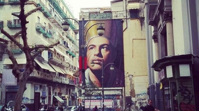 O «άγιος» Αλέξης… σε τοίχο της Νάπολης!!!