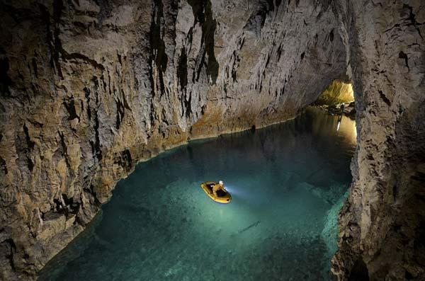 Το σπήλαιο των Λιμνών… το παλάτι των Νεράιδων!!! (video)