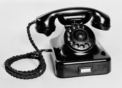 «Πάρε το μηδέν, δεν σε ακούω καλά»… 20 φράσεις που δεν θα ξαναπούμε ποτέ πια!!!