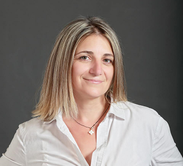 Η  Σταυρούλα Δαλάτση απαντά, στο «κουτσομπολιό»… της αυλής!!!