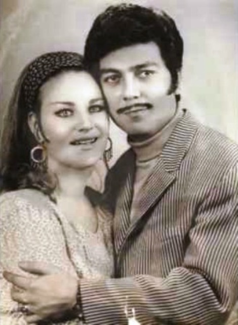 «Μάνα μου, γλυκιά μανούλα, αγαπάω την Αννούλα»... 