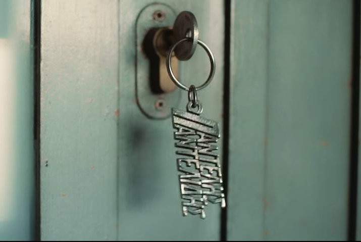 Πωλείται στο ίντερνετ το μπρελόκ του!!! Δείτε την τιμή του…