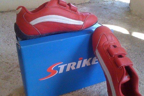 Φοράει Strike και καρφώνει…