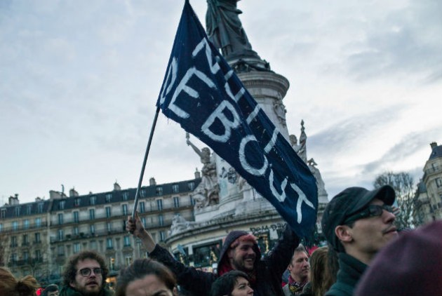 «Νύχτα ορθίων» και στην Ελλάδα