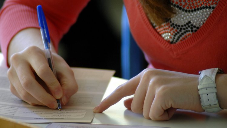 Απαντήσεις και σε greeklish θα μπορούν να δίνουν οι υποψήφιοι στις Πανελλαδικές!!!