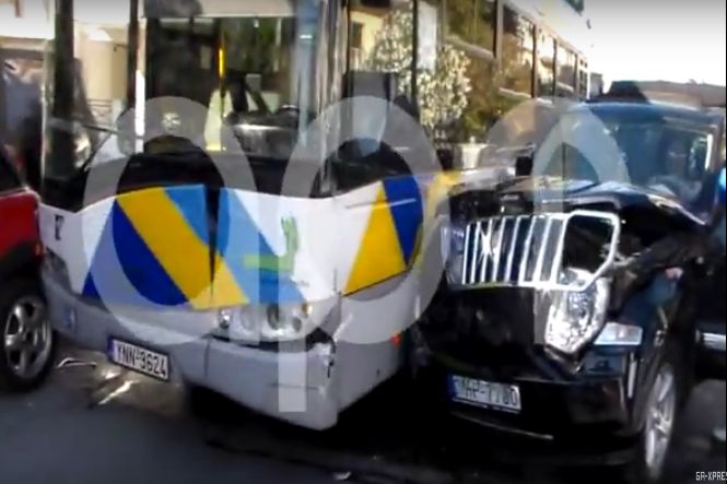 Η Άντζελα Δημητρίου… Τράκαρε με λεωφορείο!!!