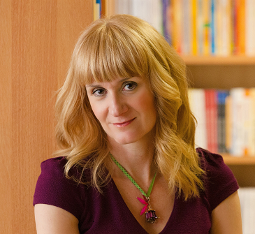 Η Λίνα Μουσιώνη, απαντά στο «κουτσομπολιό»… της αυλής!!!  