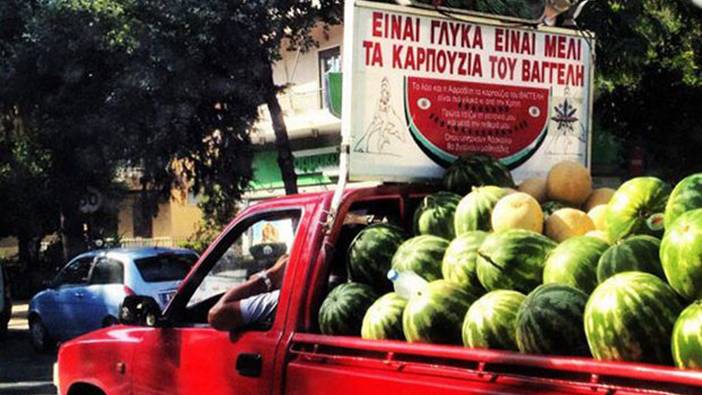 Στη σύλληψη ενός πωλητή καρπουζιών που δεν λεγόταν Βαγγέλης προχώρησε η Αστυνομία…