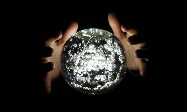 Συνελήφθη σπείρα μέντιουμ που «ξάφριζε» επώνυμες...