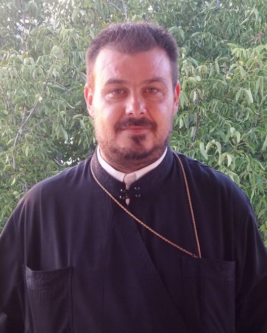 Ο παπάς του λαού ξαναχτύπησε… 