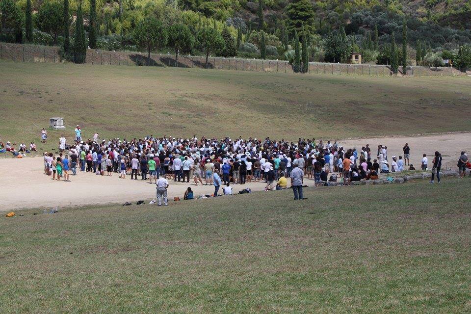 Ο Σώρρας με 250 οπαδούς του στην Αρχαία Ολυμπία έκαναν επικλήσεις στο Δία!!! (video)