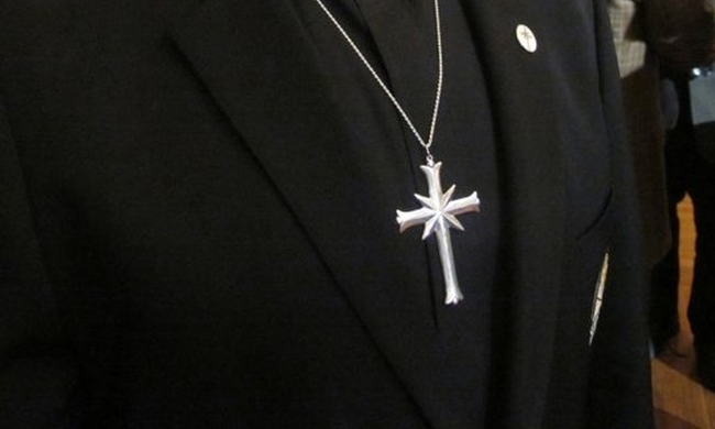 Πασίγνωστος ηθοποιός αφήνει την υποκριτική και γίνεται… ιερέας!!!