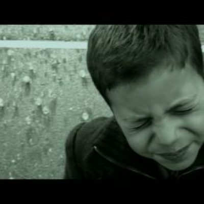 Μη μεγαλώσετε έναν ακόμη άνθρωπο που δεν κατάφερε να ζήσει για τον εαυτό του…