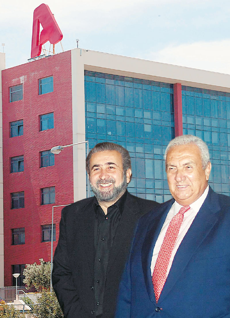 Κοντομηνάς σε Λαζόπουλο: «Να πας να γ**ηθείς παλιό πουσ**ρα»…