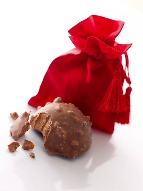 Κόκκινη κλωστή, με καυτή σοκολάτα…