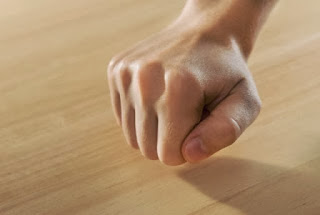 Γιατί λέμε «Χτύπα ξύλο»;