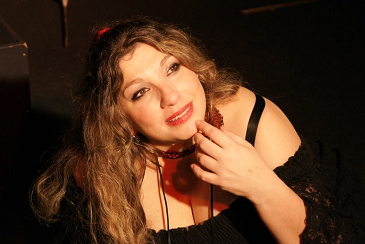 Η Ξανθή Ταβουλαρέα απαντά, στο «κουτσομπολιό»… της αυλής!!! 