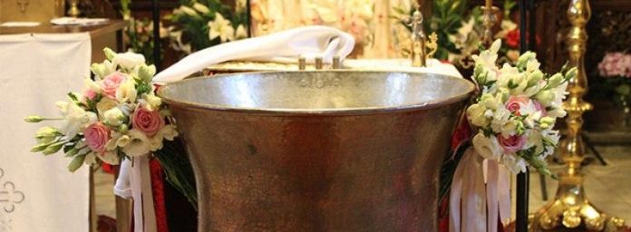 Ο πατέρας διάβασε λίστα με τους εραστές της γυναίκας του… στη βάφτιση του παιδιού τους!!!