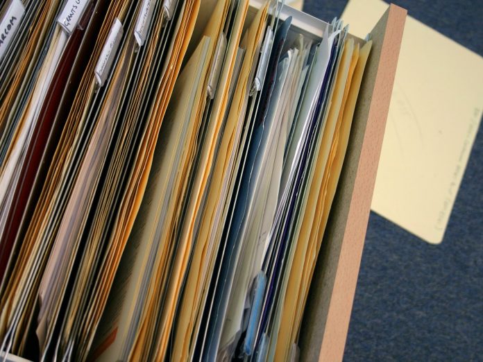 Ανοίγει το αρχείο των «φακέλων πολιτικών φρονημάτων»… για τους πολίτες!!!