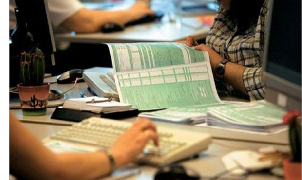 Κίνημα «Κλείνω το μπλοκάκι» σαρώνει στις εφορίες…