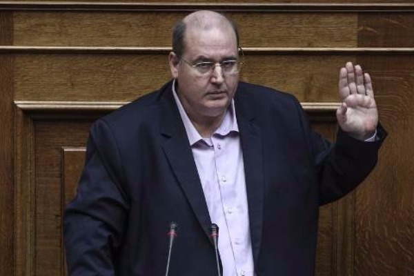 Ο Φίλης αλλάζει και το μάθημα της Ιστορίας…