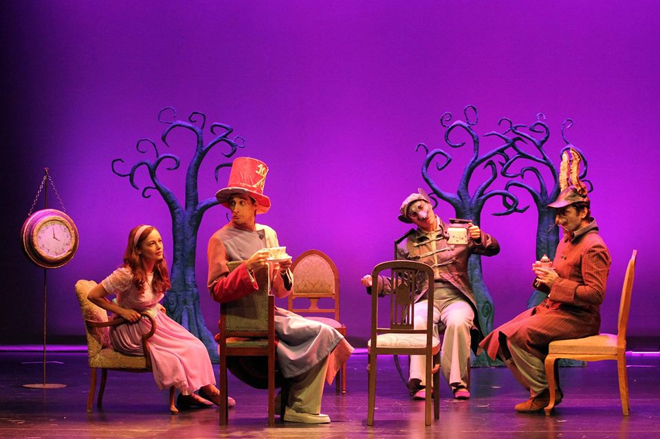 Η Αλίκη στη Χώρα των Θαυμάτων… από τις «Μαγικές σβούρες»