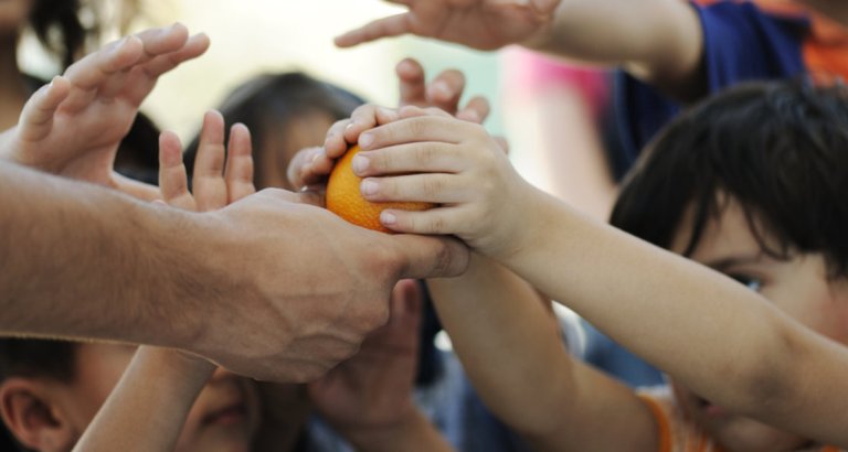 4 στα 10 παιδιά στην Ελλάδα σε συνθήκες φτώχειας