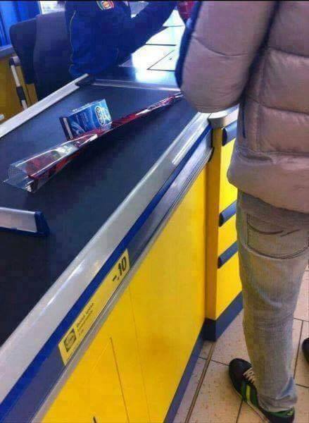 Όταν αγαπάς… πας ταμείο και το πληρώνεις!!! 