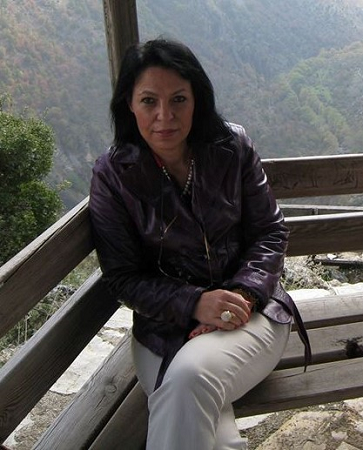 Η Δήμητρα Παπαναστασοπούλου απαντά, στο «κουτσομπολιό»… της αυλής!!!