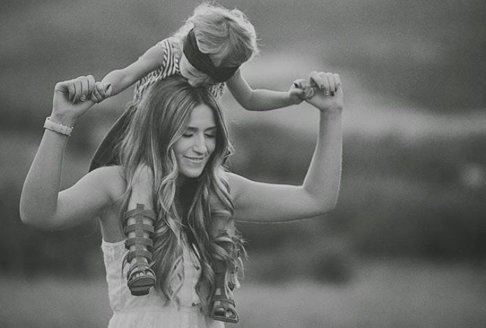 Γιατί τα παιδιά «τρελαίνονται» μπροστά στη μαμά…