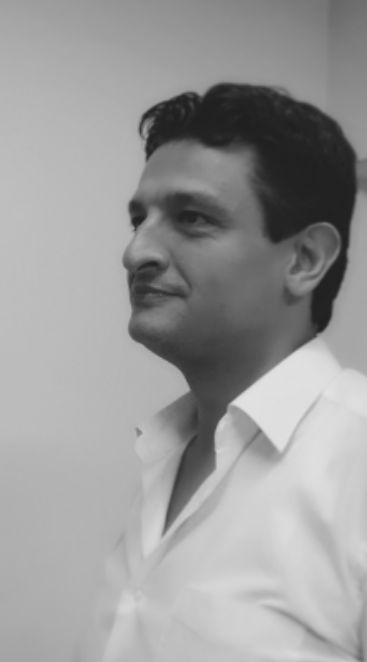 Ο  Βασίλης Παπαδόπουλος στο «κουτσομπολιό»… της αυλής!!!