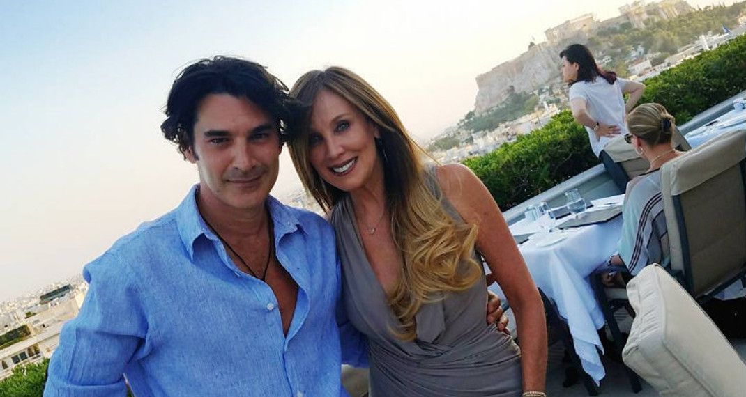 Cindy Cowan: Ποια είναι η γοητευτική Αμερικανίδα που κάνει διακοπές με τον Χριστόφορο Παπακαλιάτη…