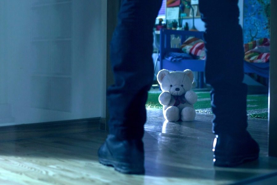 Πώς να υποψιαστείτε ένα παιδόφιλο…