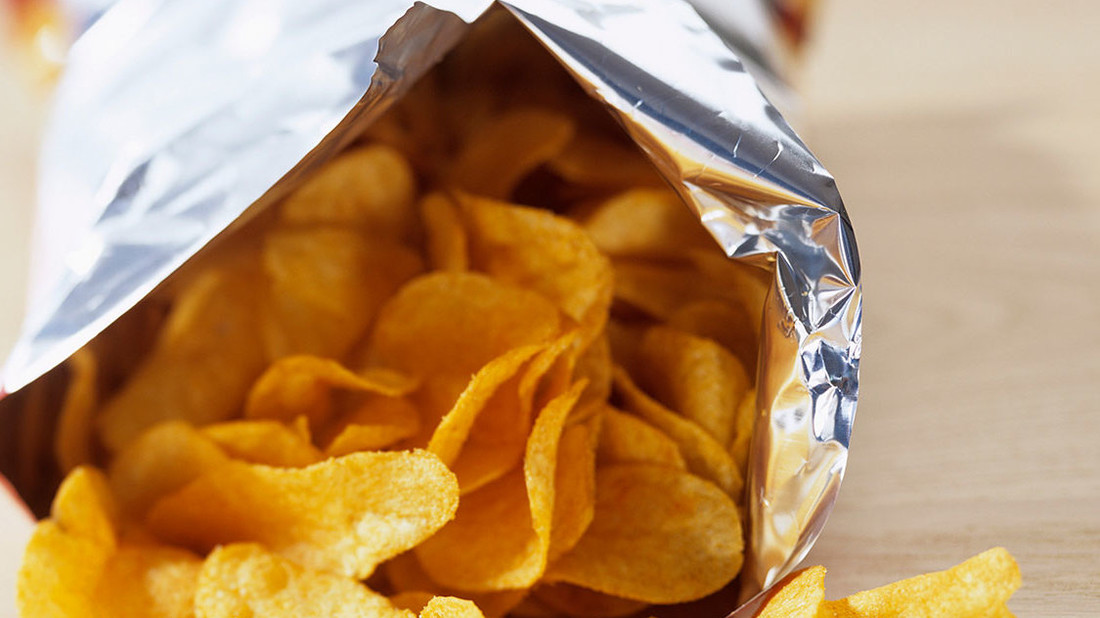 Μάθαμε γιατί το σακουλάκι με τα πατατάκια δεν είναι ποτέ γεμάτο…
