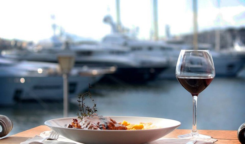 Κυριακή στο Φαληράκι…