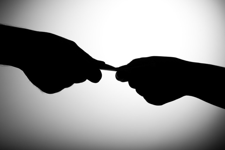 Με ένα «κλικ» από το κινητό τους οι πολίτες θα καταγγέλλουν φαινόμενα διαφθοράς…