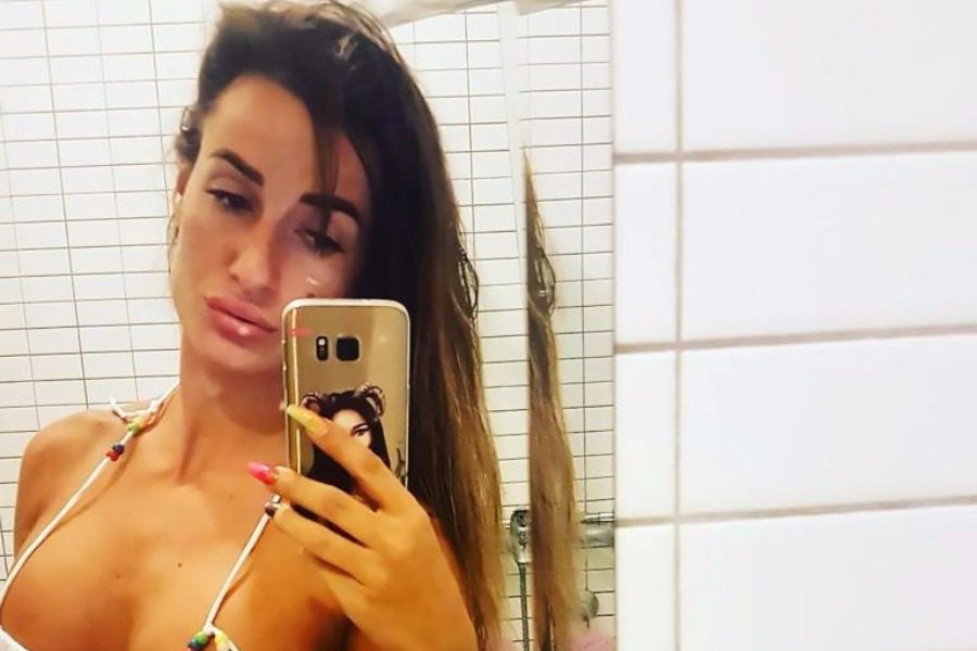 Η σούπερ σέξι Σέρβα γιατρός που... θεραπεύει τα πάντα!!! (foto)