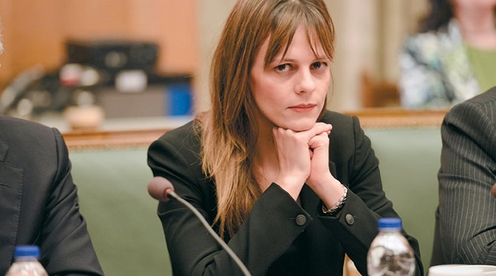 Αχτσιόγλου: Στις 15 Δεκεμβρίου θα πιστωθεί το κοινωνικό μέρισμα…