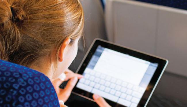 Οι υπολογιστές και τα κινητά τηλέφωνα καταστρέφουν τα μάτια μας!